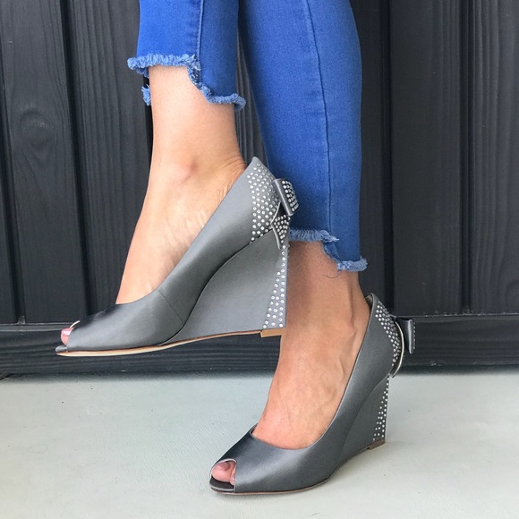 Oversized Bow Swarovski Crystal Satin Wedges - Picture 4 of 8